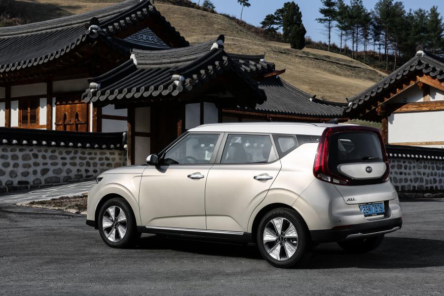  Kia Soul EV (SK3) 2019 года  (KR) (фото 16 из 35)